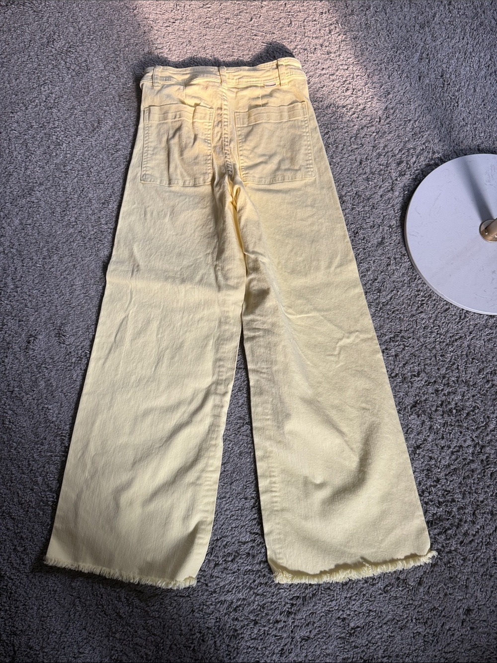 Billabong free fall High-Rise Wide-Leg Jeans in Pale Yellow 26 raw hem - Picture 4 of 8